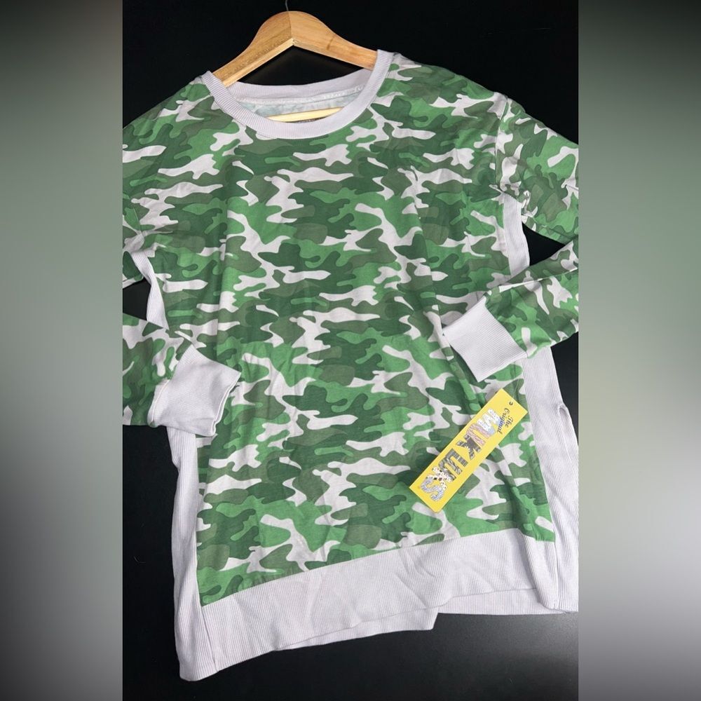 Muk Luks Green Camo & Gray Side Slits Scoop Neck Top Size Small NWT